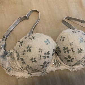 Victoria’s Secret Dream Angels lined Demi bra